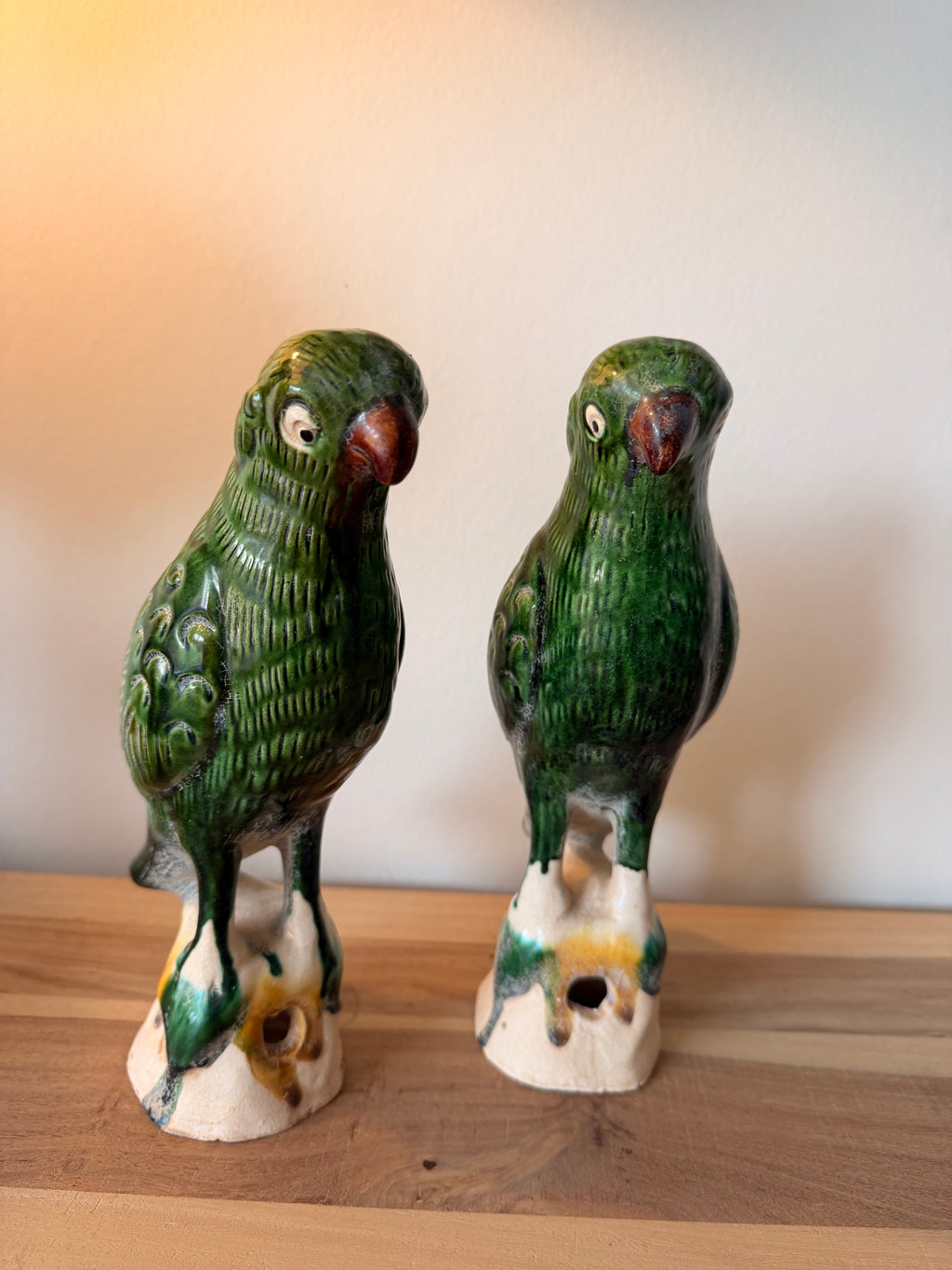 The Duchess — Groene parkiet in aardewerk