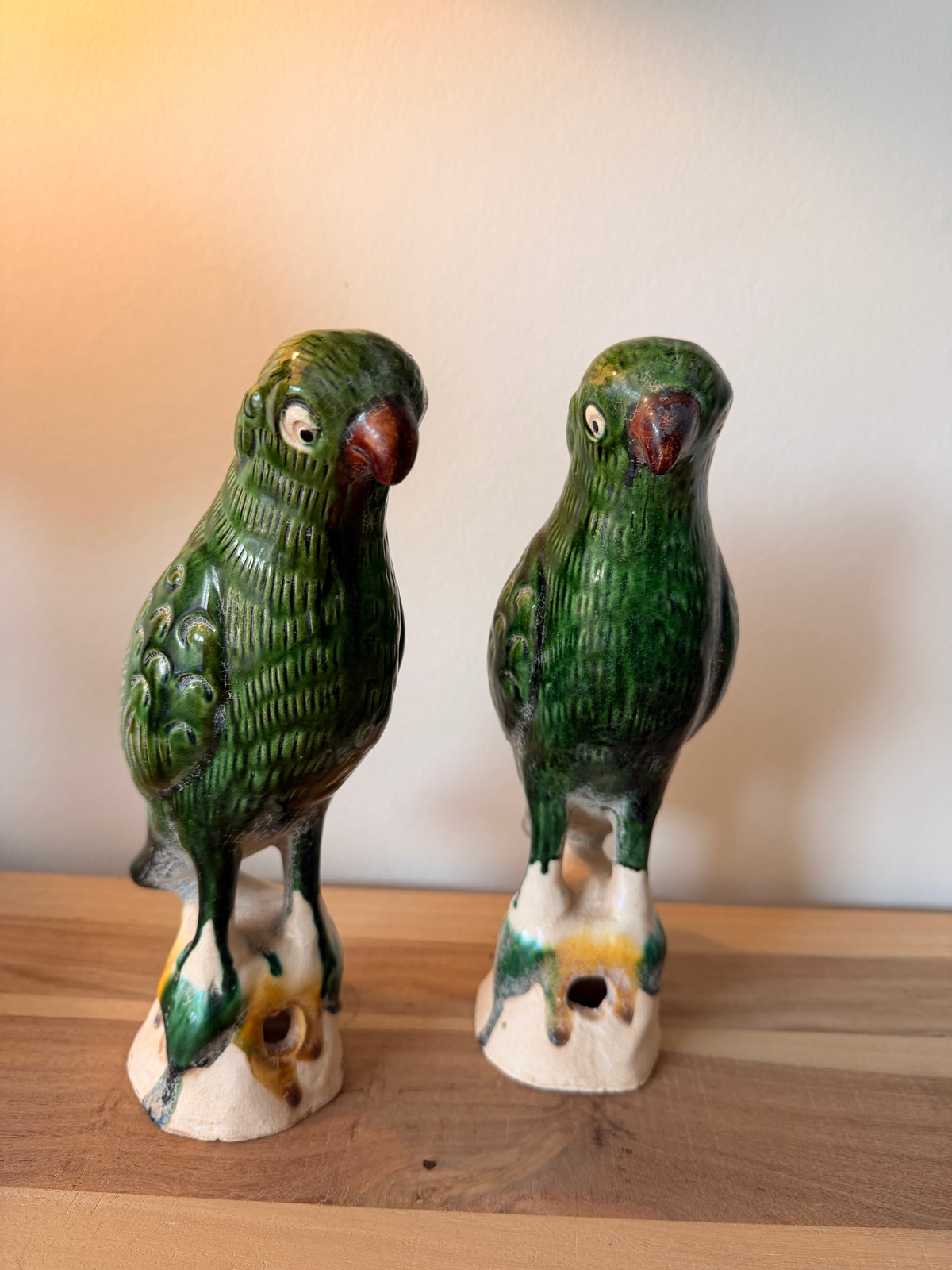 The Duchess — Groene parkiet in aardewerk