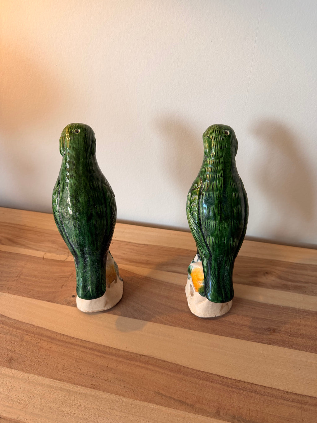 The Duchess — Groene parkiet in aardewerk