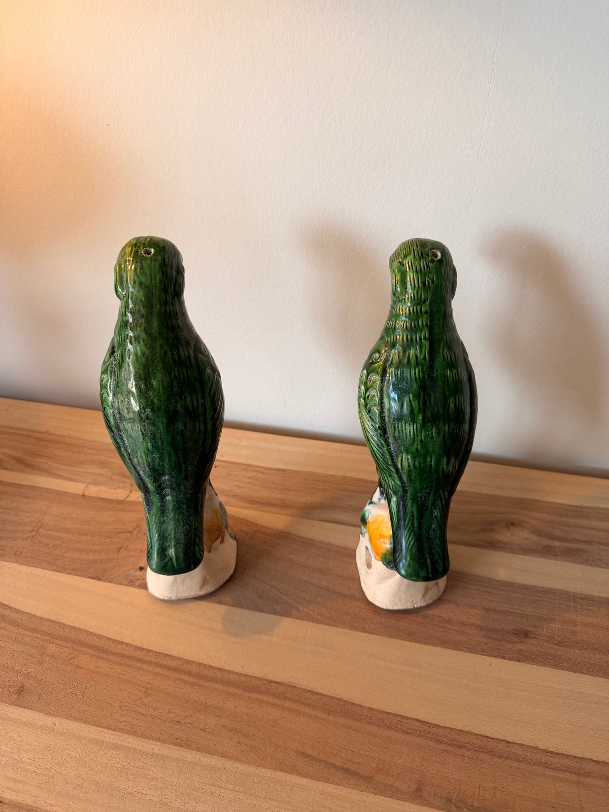 The Duchess — Groene parkiet in aardewerk